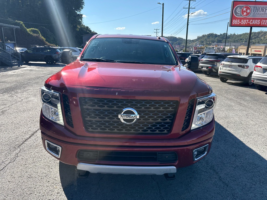 2019 Nissan Titan Image 2