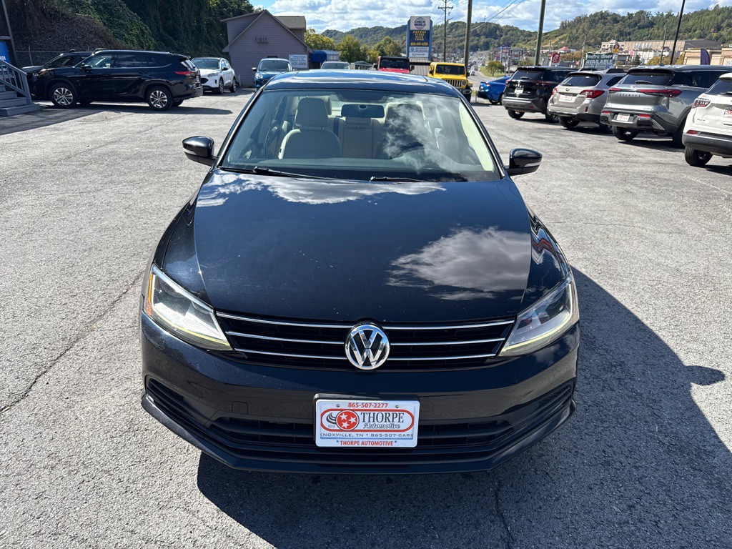 2017 Volkswagen Jetta Image 2
