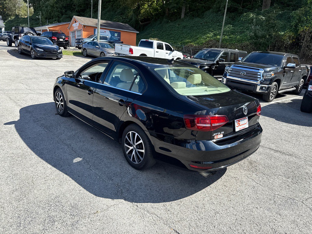2017 Volkswagen Jetta Image 5