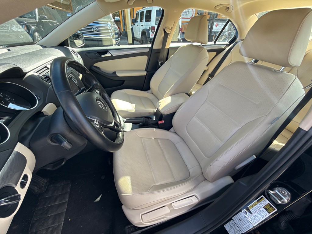 2017 Volkswagen Jetta Image 16