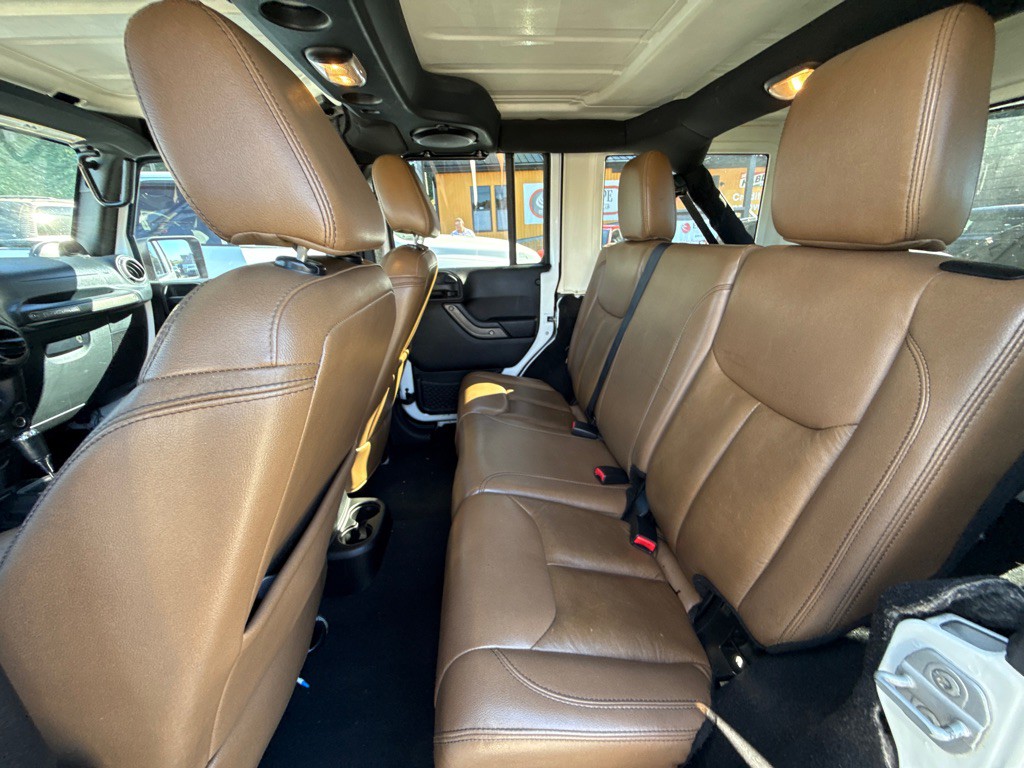 2013 Jeep Wrangler Unlimited Image 16