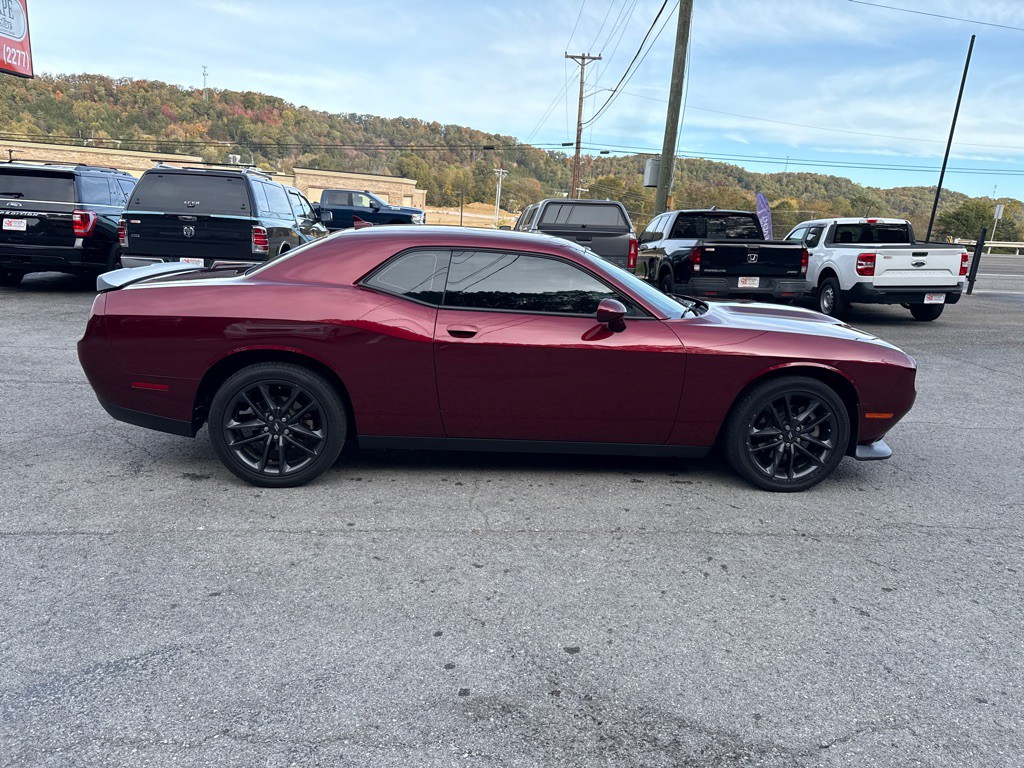 2023 Dodge Challenger Image 8