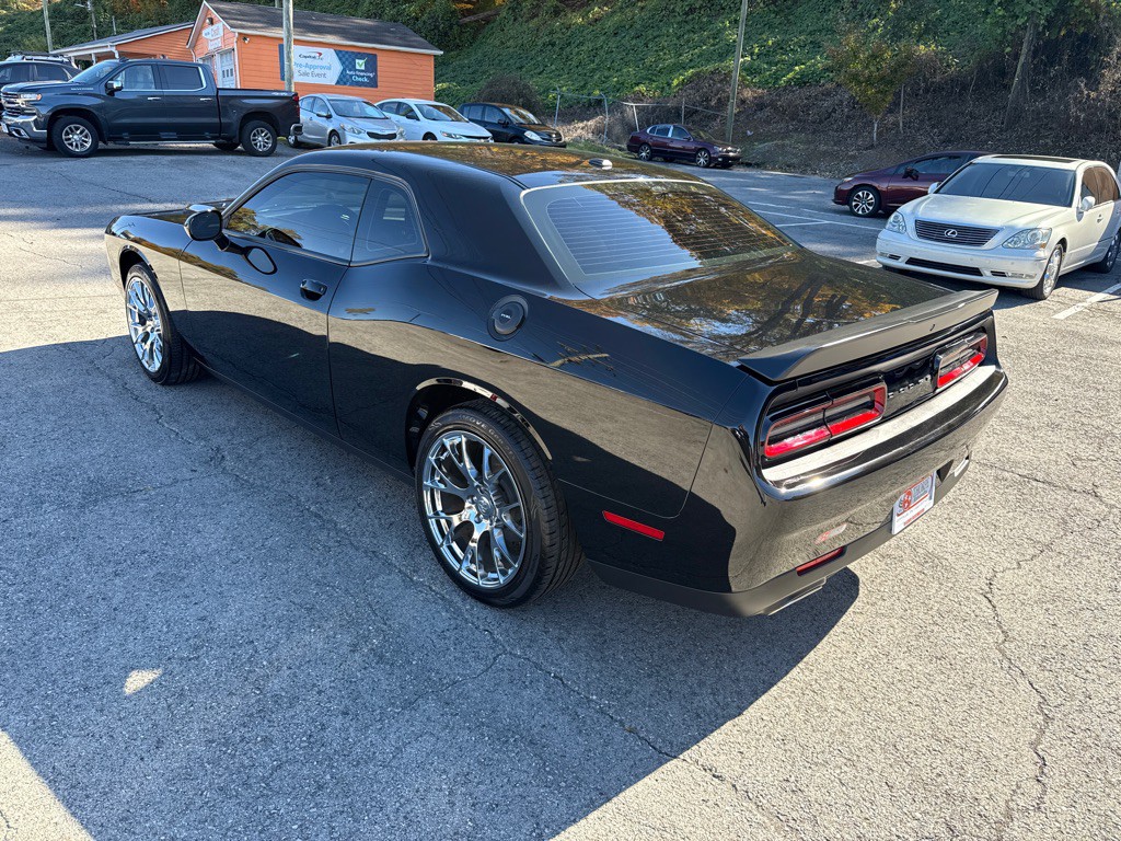 2021 Dodge Challenger Image 5