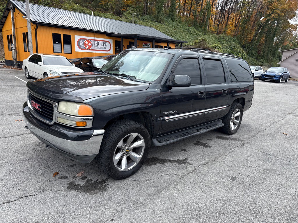 2005 GMC Yukon Image 3