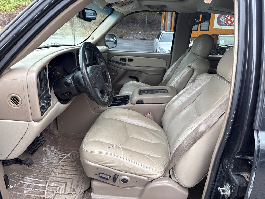 2005 GMC Yukon Image 9