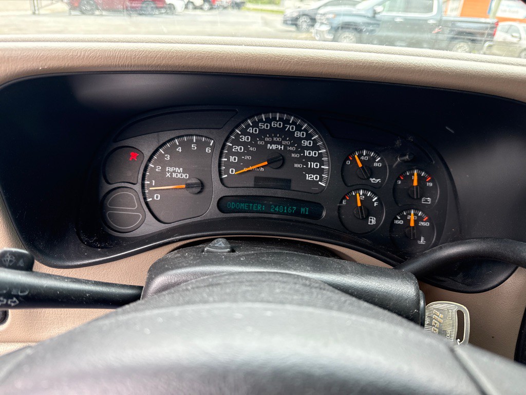 2005 GMC Yukon Image 11