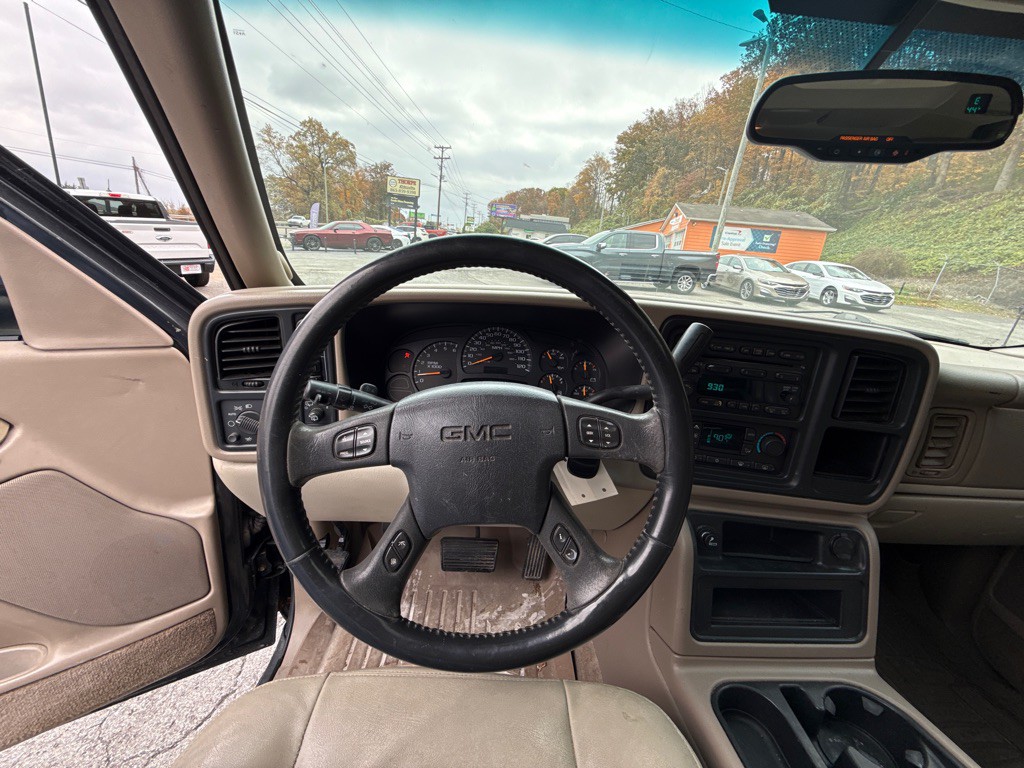 2005 GMC Yukon Image 13