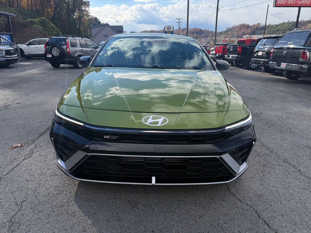 2024 Hyundai Elantra Image 2