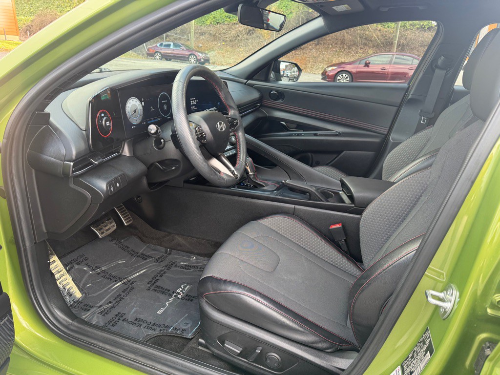 2024 Hyundai Elantra Image 9