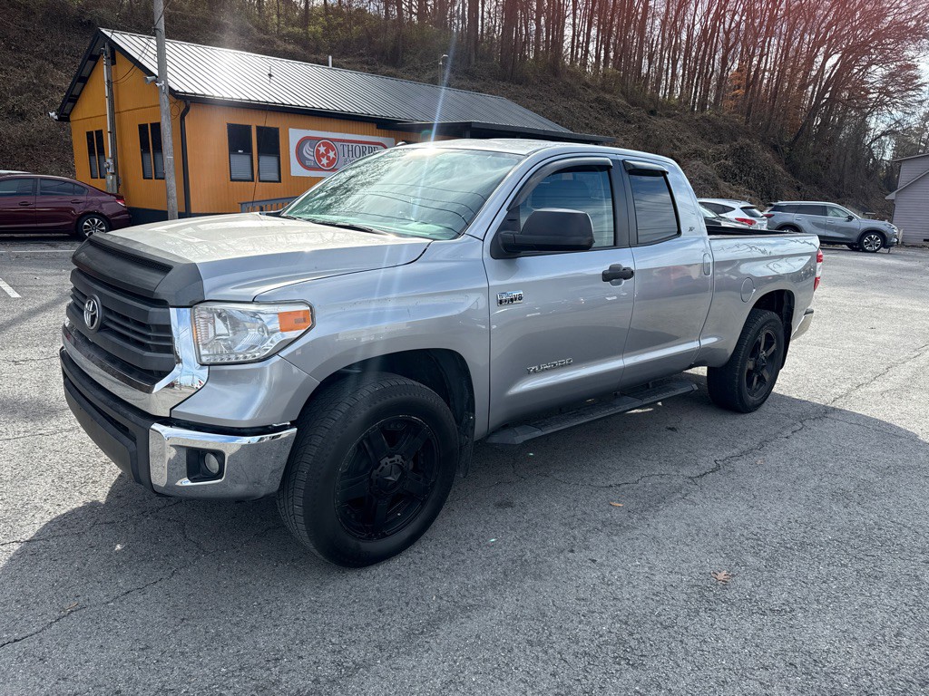 2017 Toyota Tundra Image 3