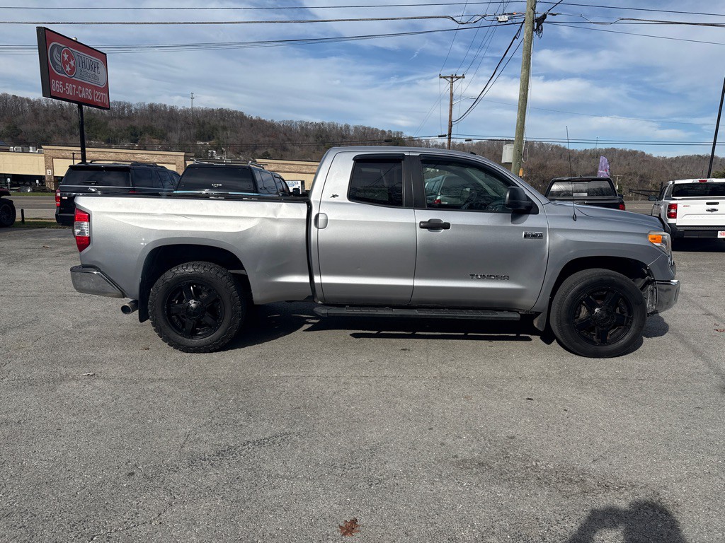 2017 Toyota Tundra Image 8