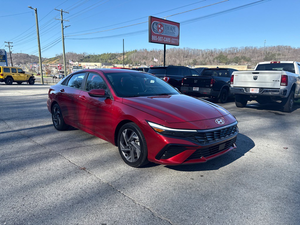 2025 Hyundai Elantra Image 1