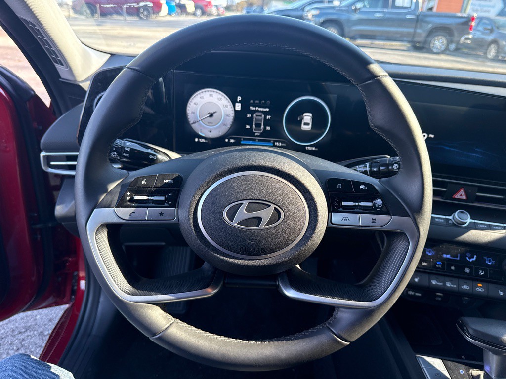 2025 Hyundai Elantra Image 11