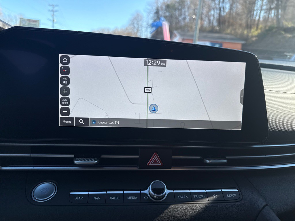 2025 Hyundai Elantra Image 15