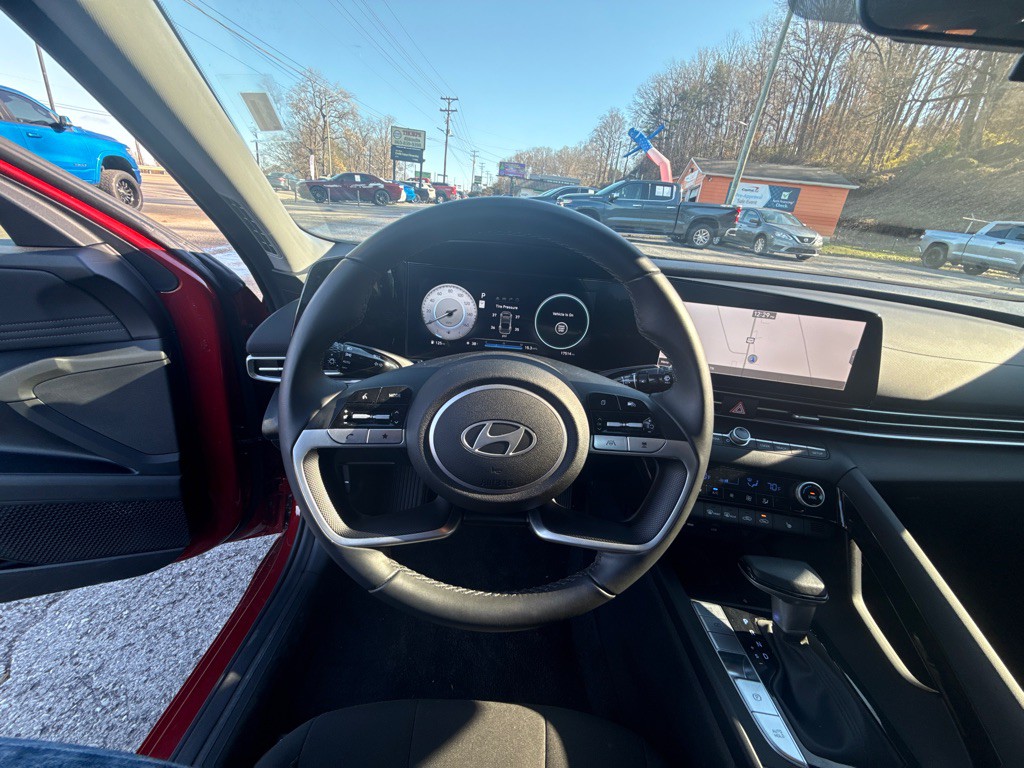 2025 Hyundai Elantra Image 16