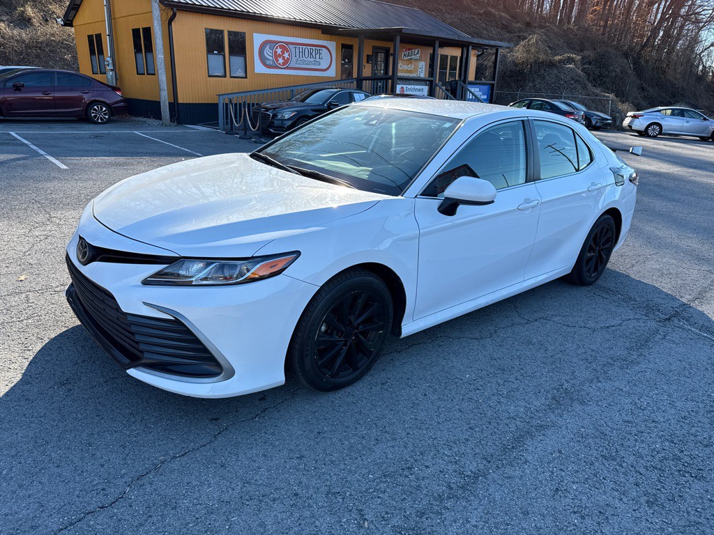 2021 Toyota Camry Image 3