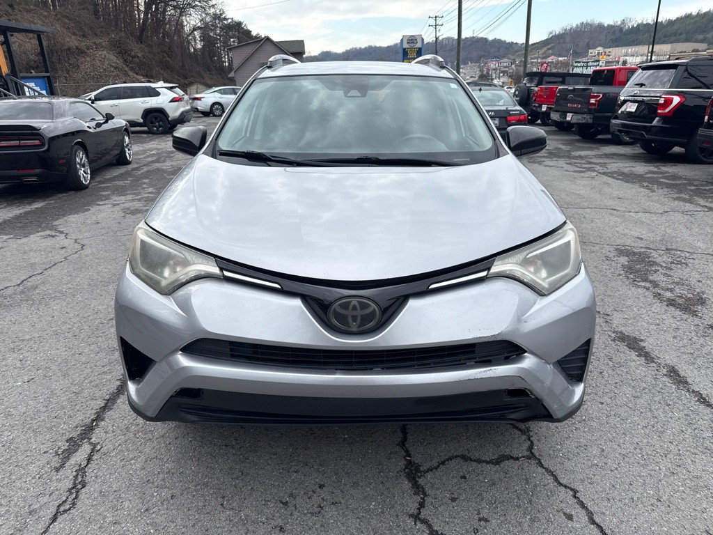 2017 Toyota Rav4 Image 2
