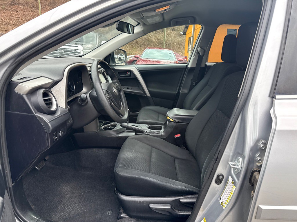 2017 Toyota Rav4 Image 9