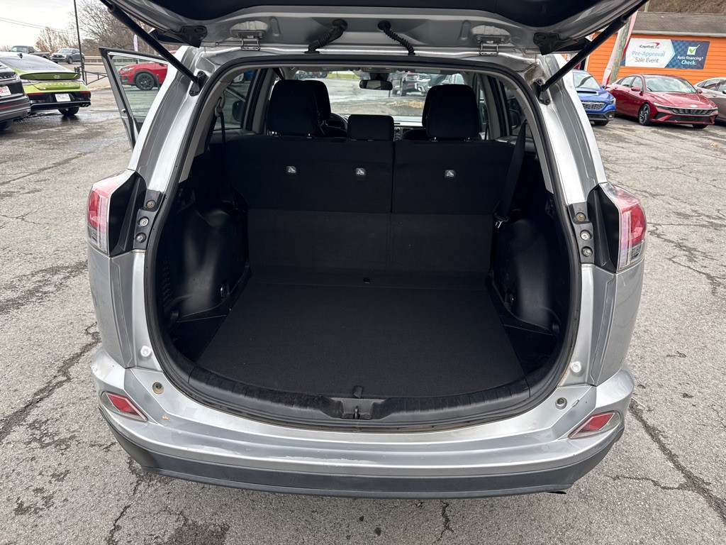 2017 Toyota Rav4 Image 18