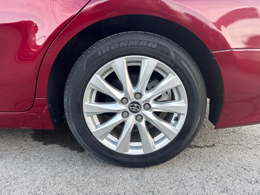 2020 Toyota Camry Image 17