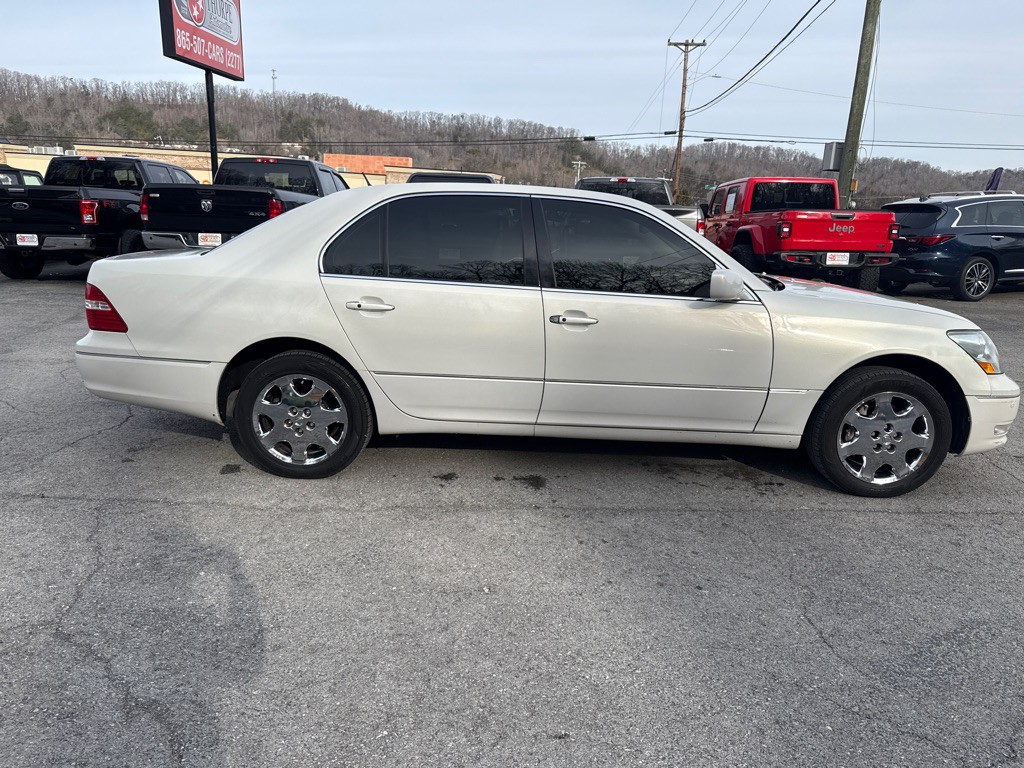 2004 Lexus LS Image 8