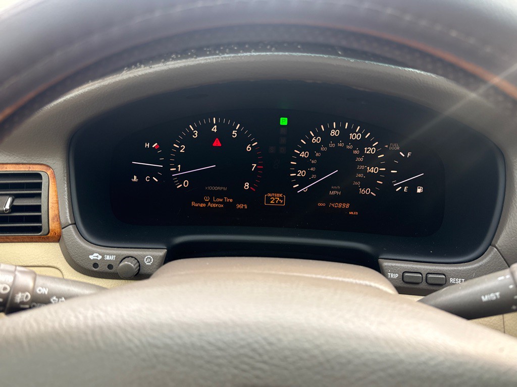 2004 Lexus LS Image 13