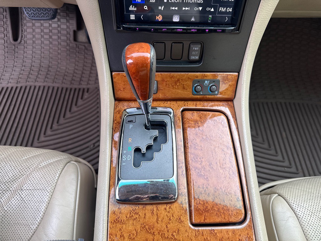 2004 Lexus LS Image 15