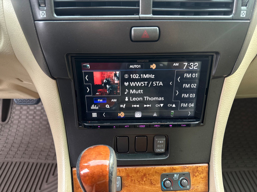 2004 Lexus LS Image 17