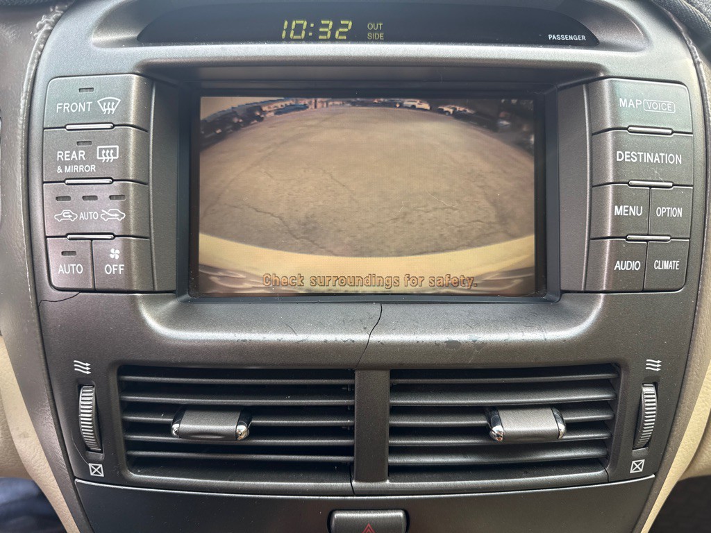 2004 Lexus LS Image 18