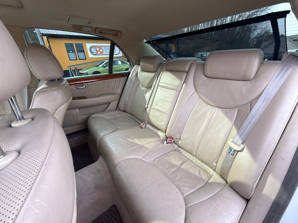 2004 Lexus LS Image 24