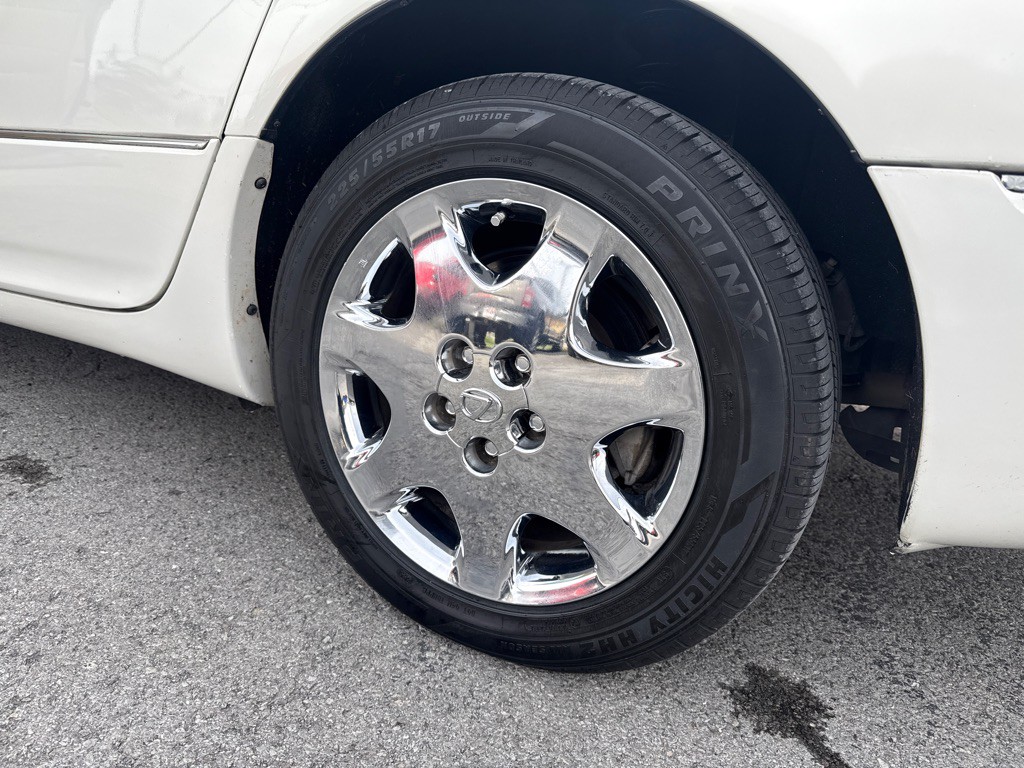 2004 Lexus LS Image 25