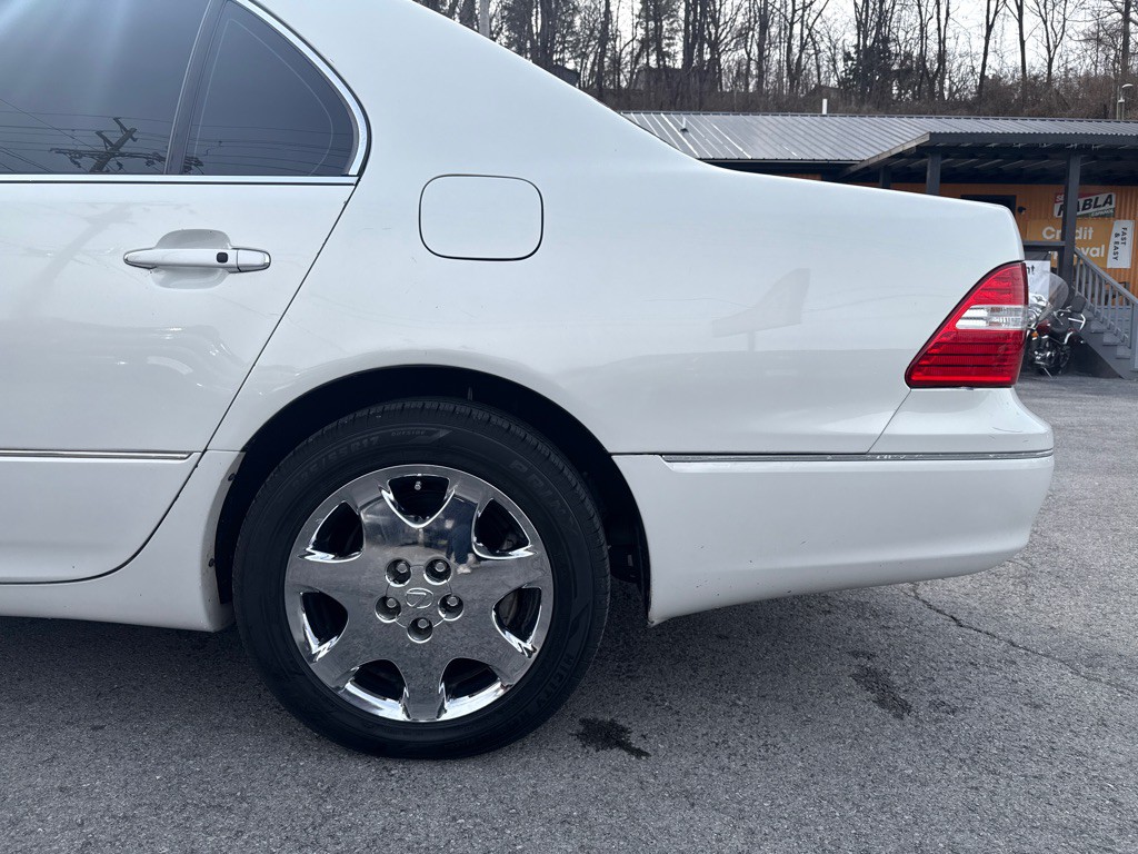 2004 Lexus LS Image 27