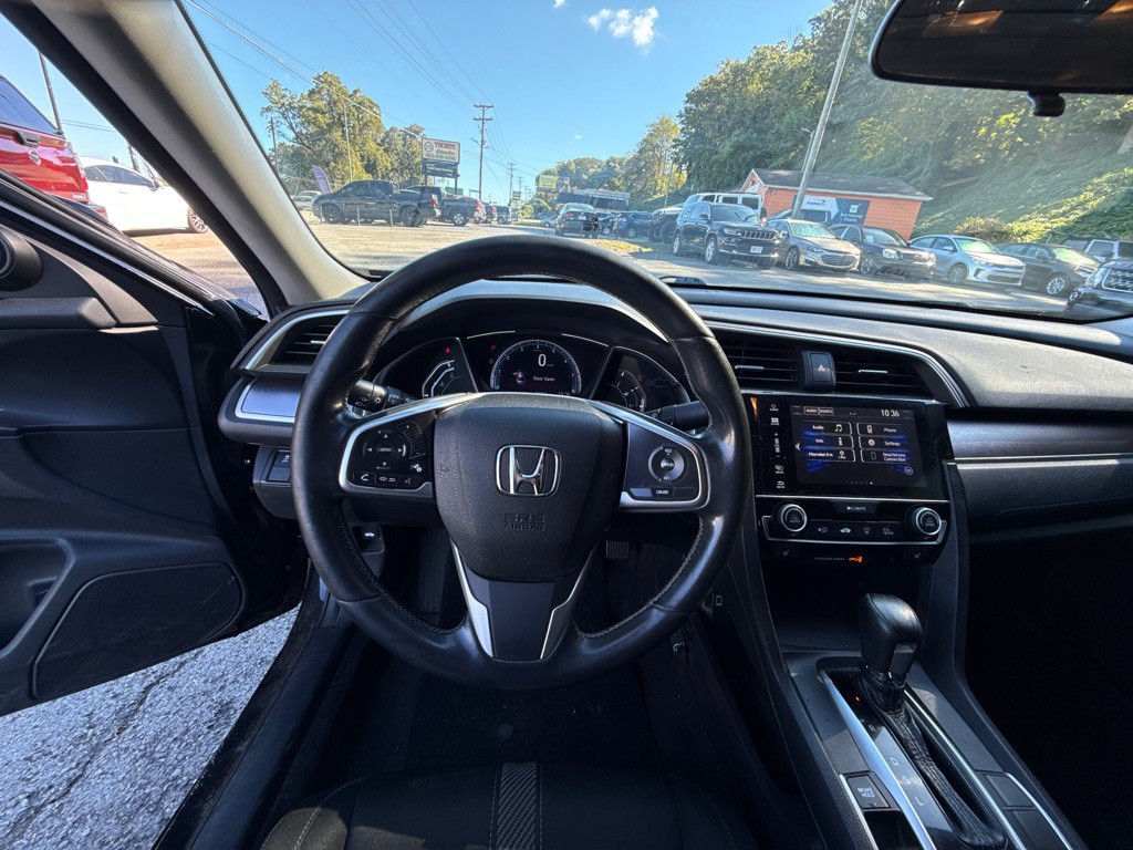 2018 Honda Civic Image 16