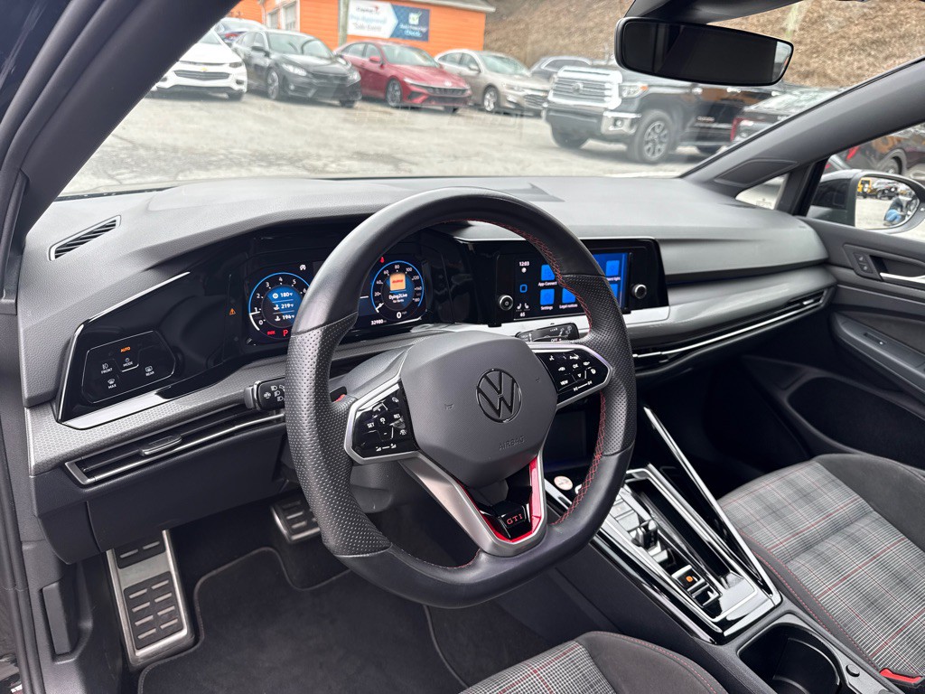 2024 Volkswagen GTI Image 11