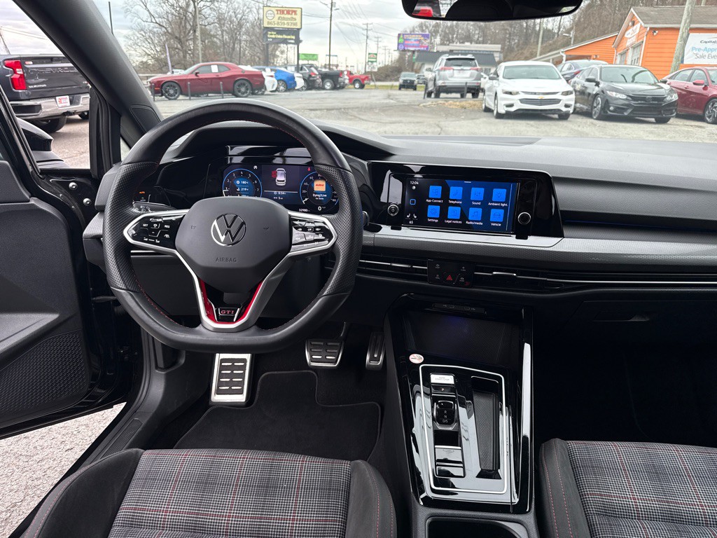 2024 Volkswagen GTI Image 14