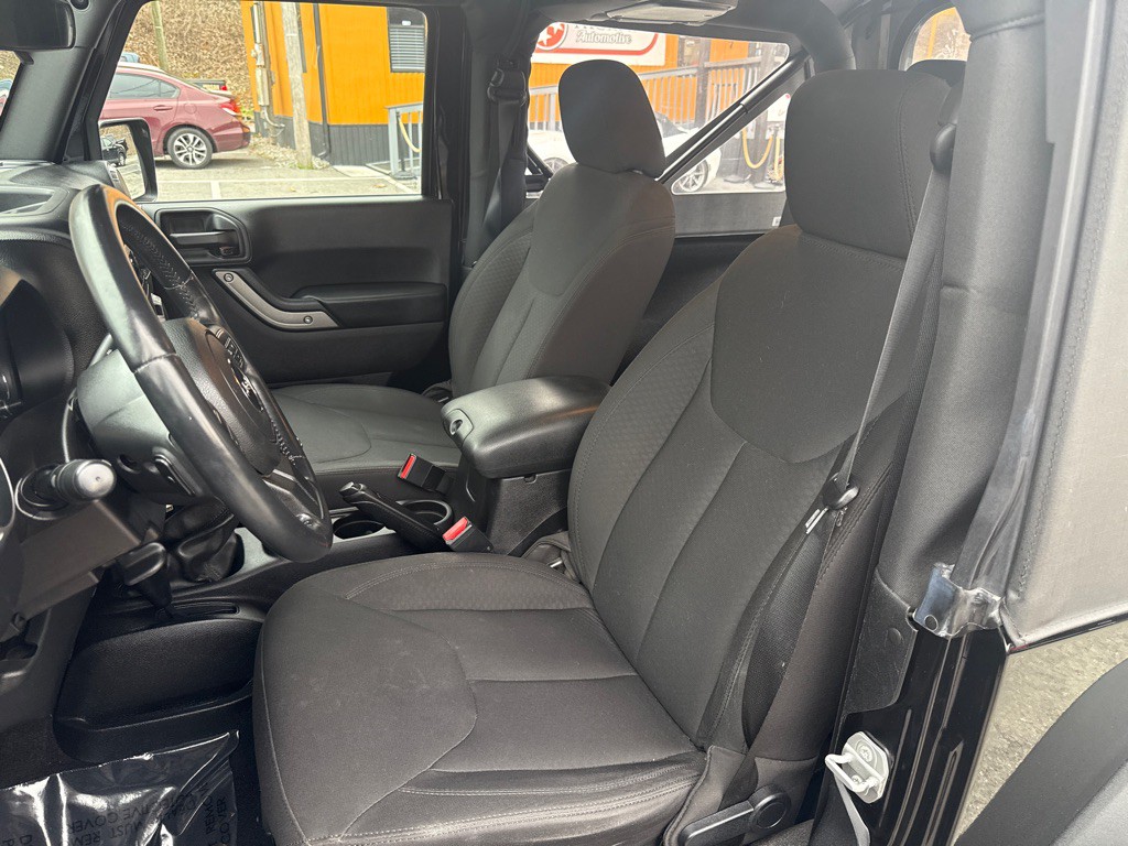 2016 Jeep Wrangler Image 10