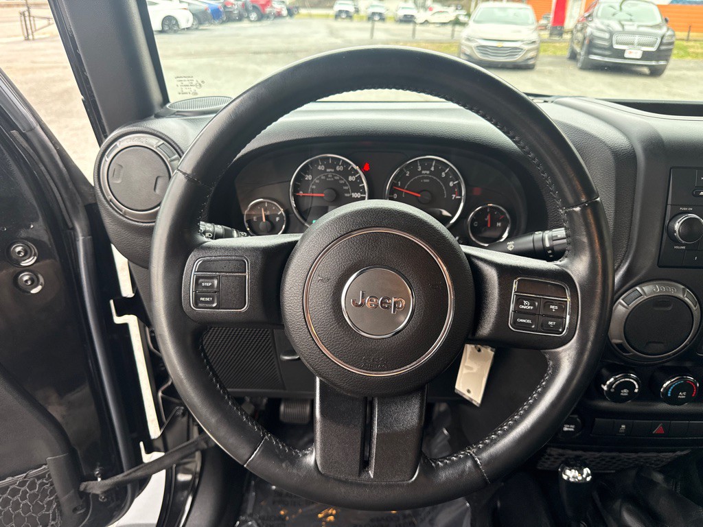 2016 Jeep Wrangler Image 12