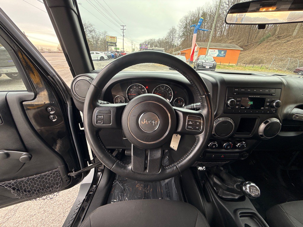 2016 Jeep Wrangler Image 16