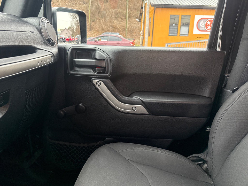 2016 Jeep Wrangler Image 21