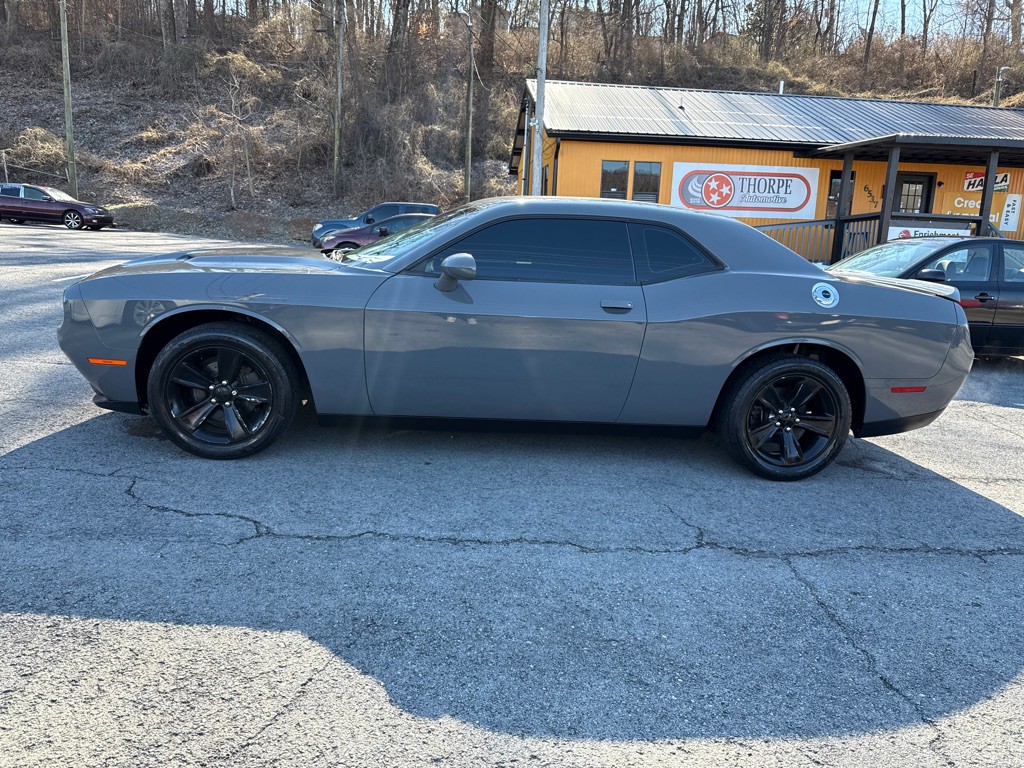 2018 Dodge Challenger Image 4