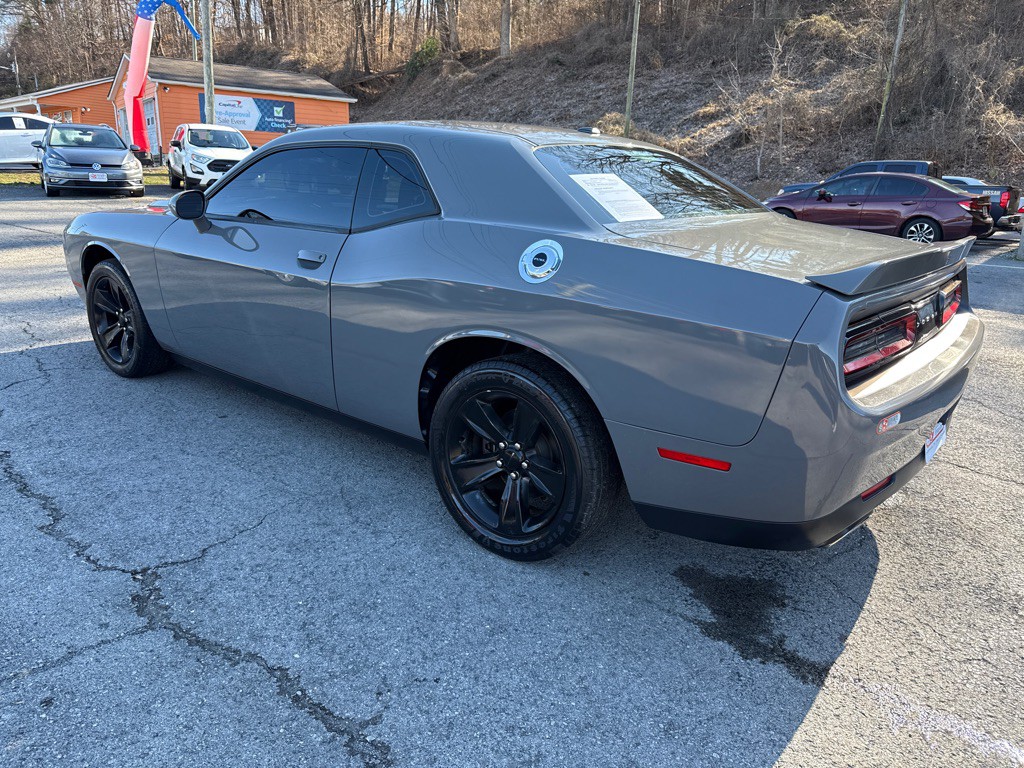 2018 Dodge Challenger Image 5