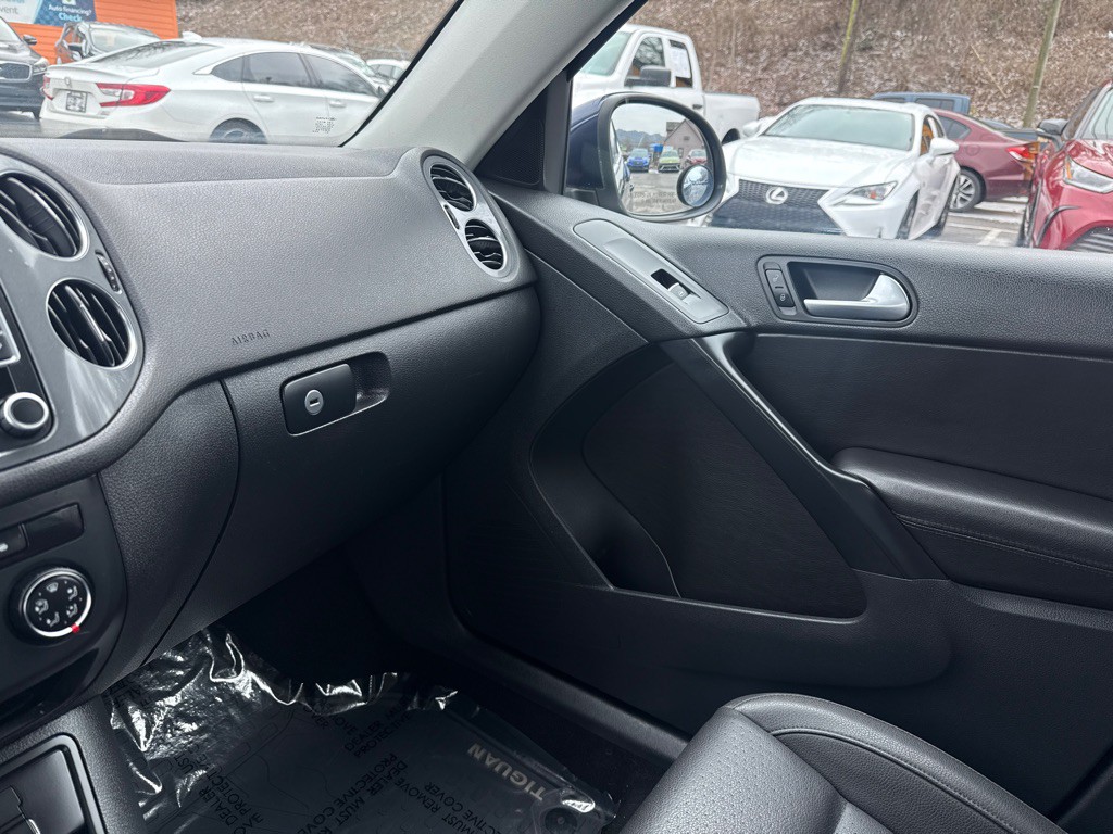 2014 Volkswagen Tiguan Image 25