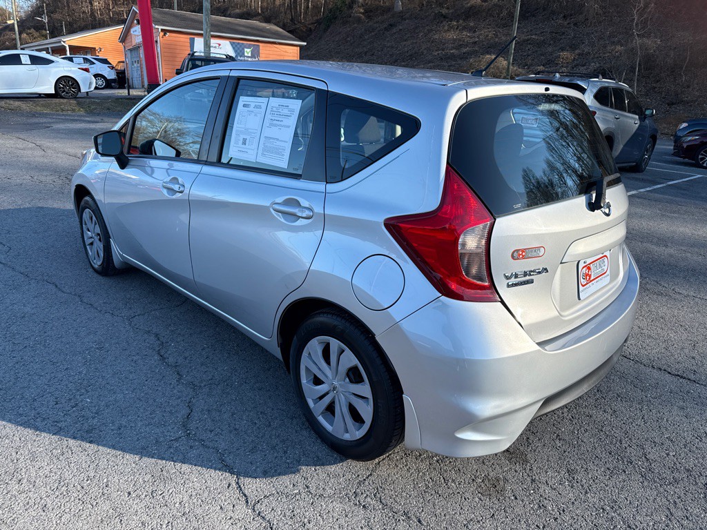 2018 Nissan Versa Image 5