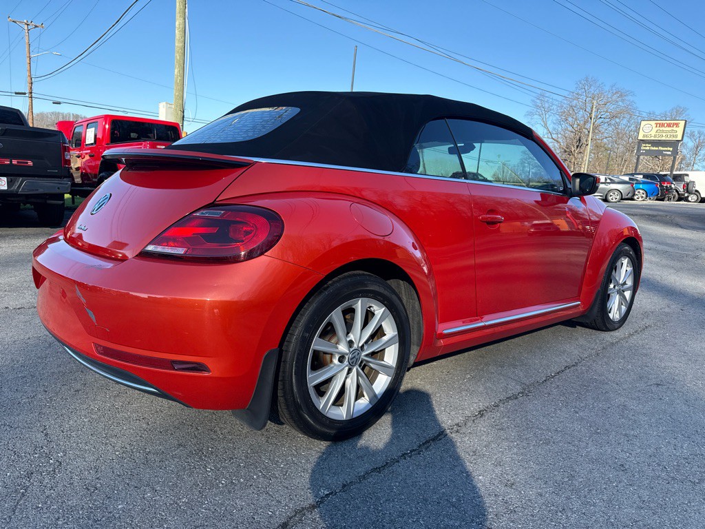 2018 Volkswagen Beetle Image 7