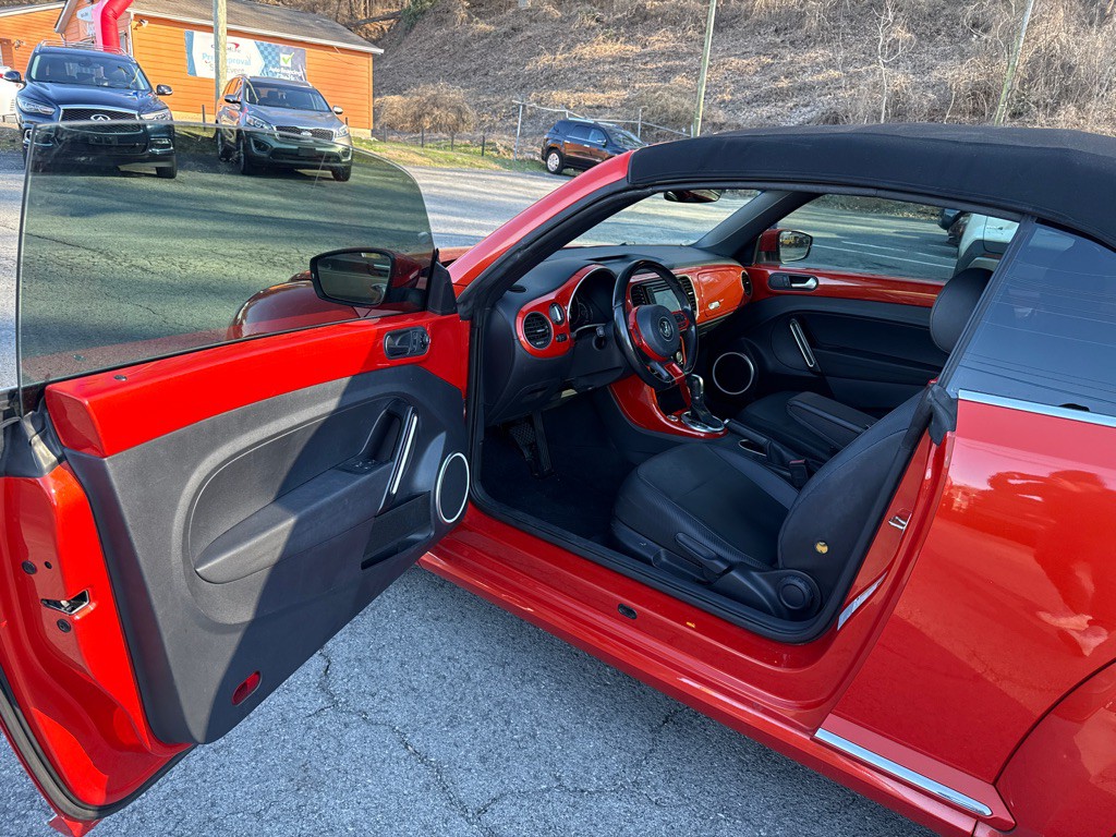 2018 Volkswagen Beetle Image 9
