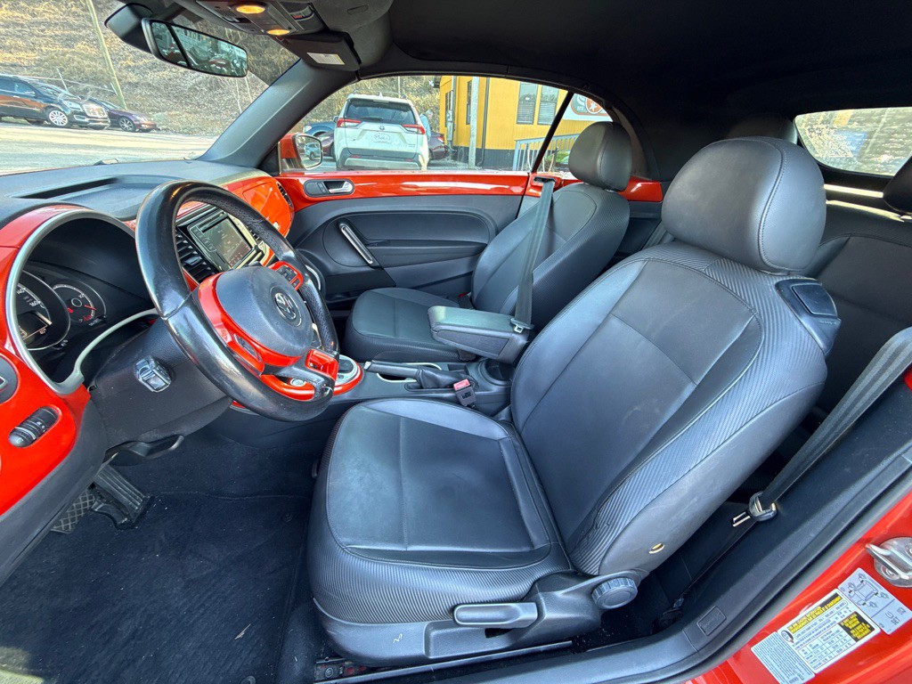 2018 Volkswagen Beetle Image 18