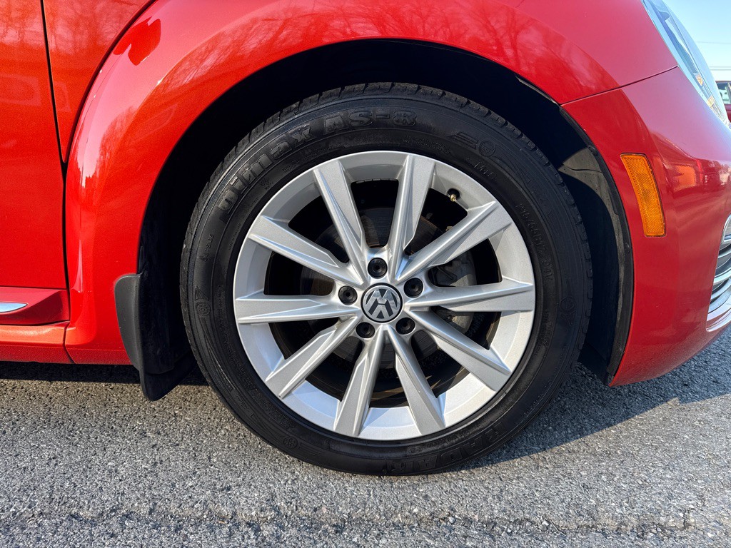 2018 Volkswagen Beetle Image 24