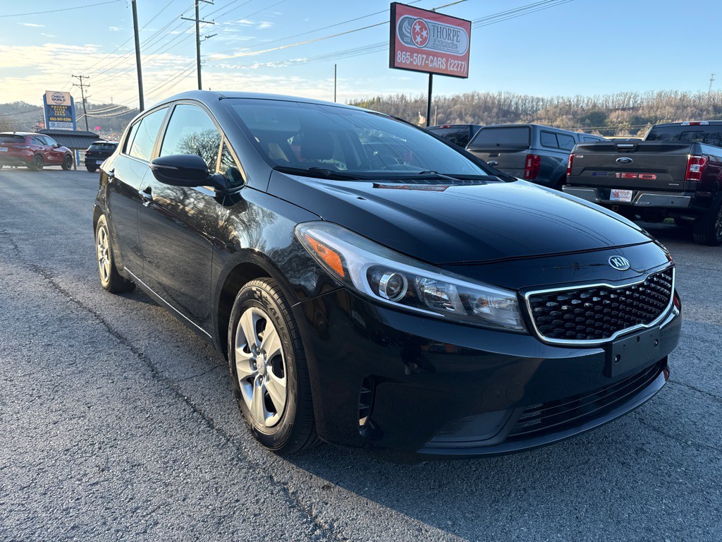 2017 Kia Forte Image 1