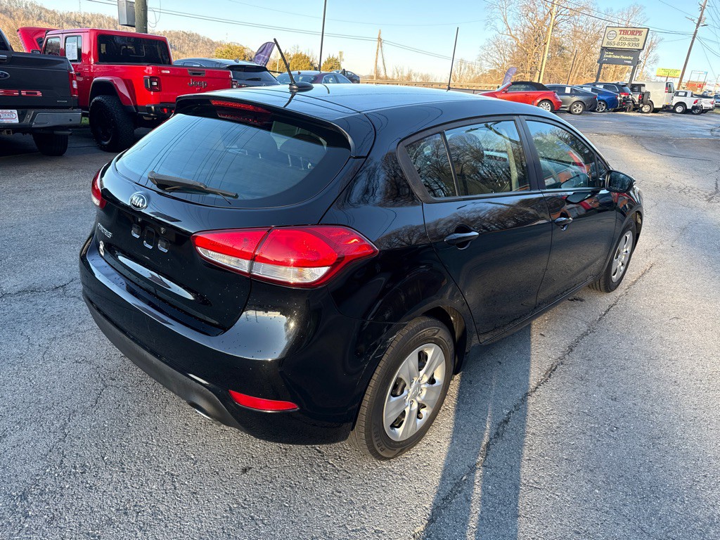 2017 Kia Forte Image 7