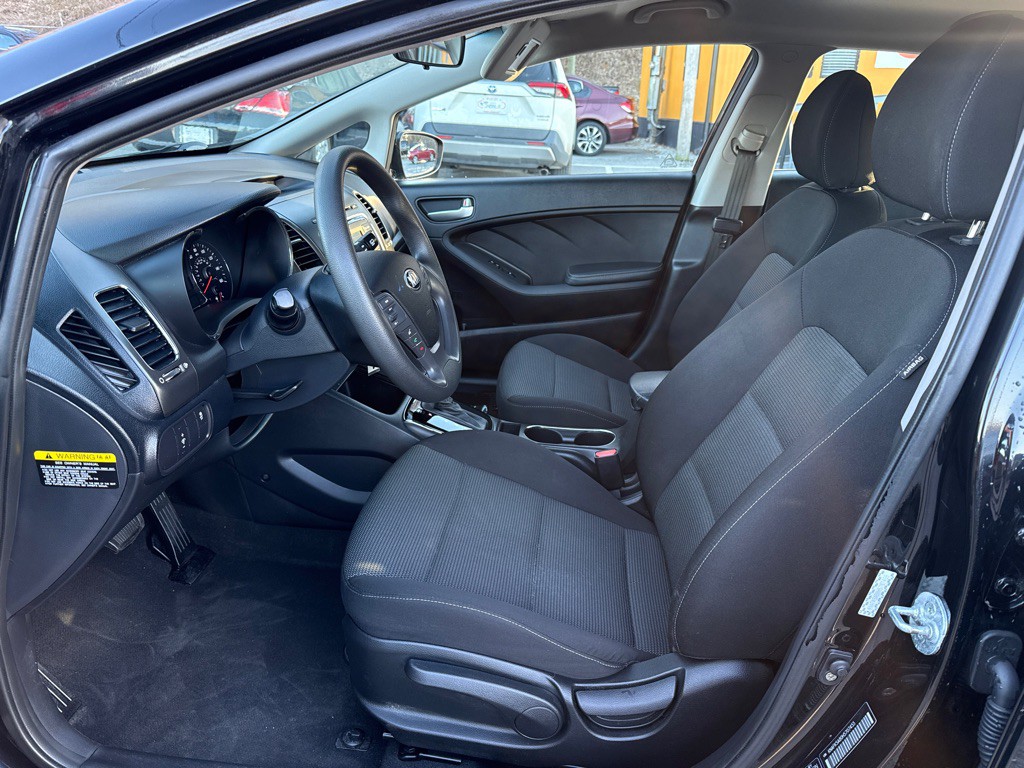 2017 Kia Forte Image 9